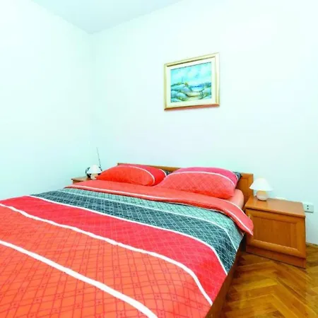 Five-bedroom Home,pool,barbecue *