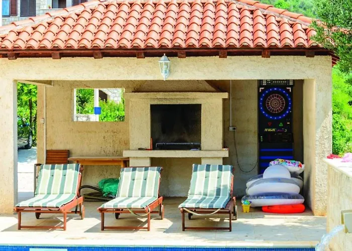 Five-bedroom Home,pool,barbecue Vakantiehuis