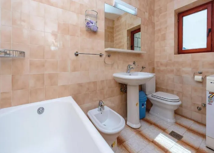 Five-bedroom Home,pool,barbecue Vakantiehuis *