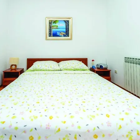 Five-bedroom Home,pool,barbecue *